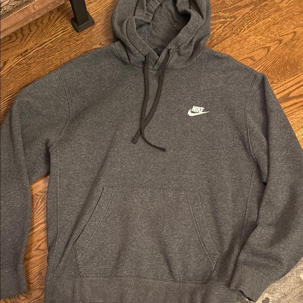 Nike Men's Grey Hoodie